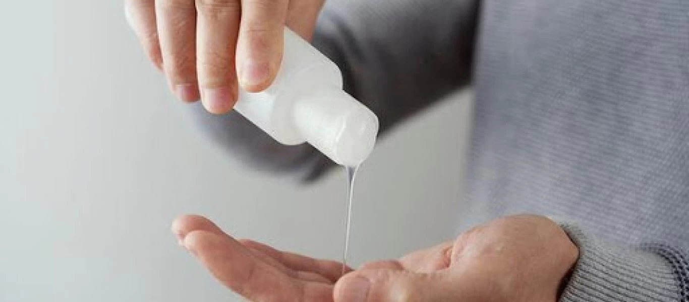 Ο Παγκόσμιος Οργανισμός Υγείας μας δείχνει πως να φτιάξουμε σπιτικό... αντισηπτικό